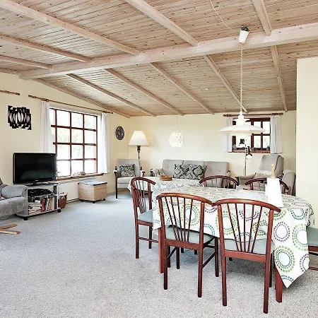 بيت للعطل Holiday Home Nyby