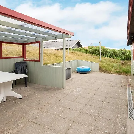 بيت للعطل Holiday Home Nyby *